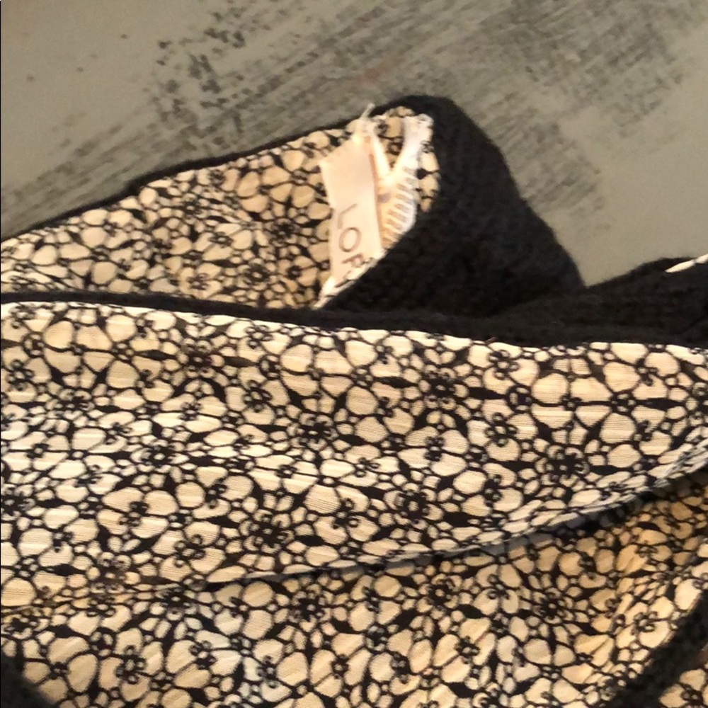 Scarf - Picture 2 of 3